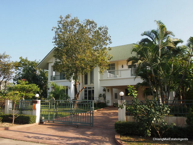 4 Bed/ 5 Bath Home for Rent with Private Pool