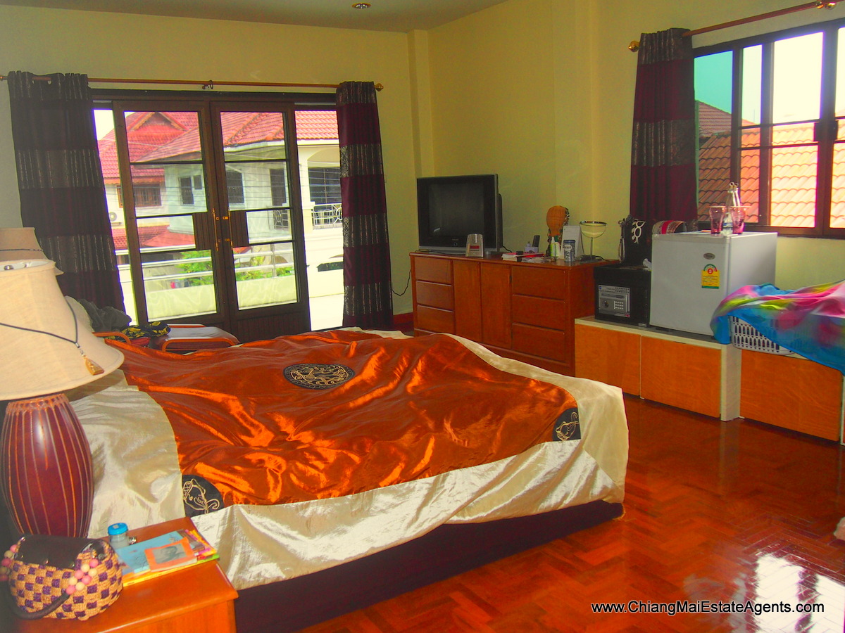 Furnished 5 Bedroom Home