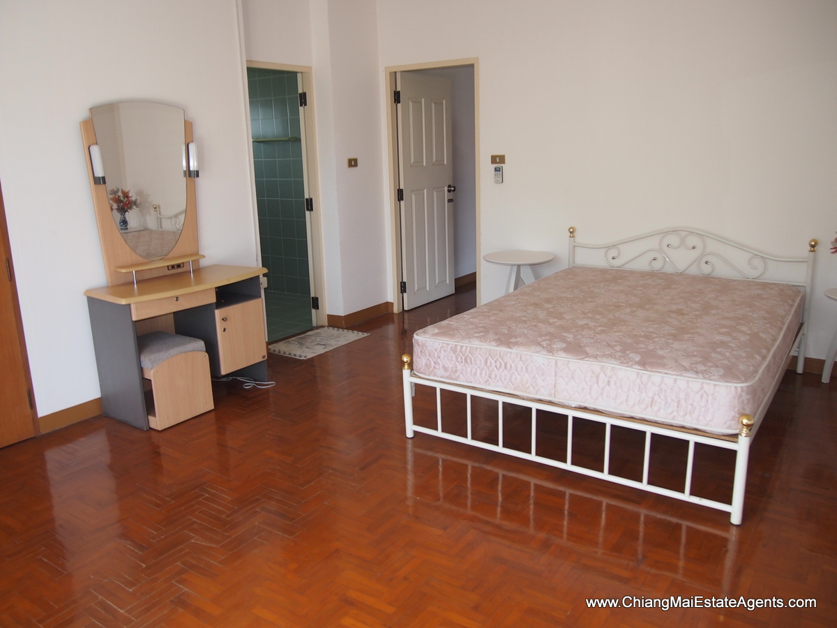 Large 3 Bedroom Home in Moo Baan Nai Fun