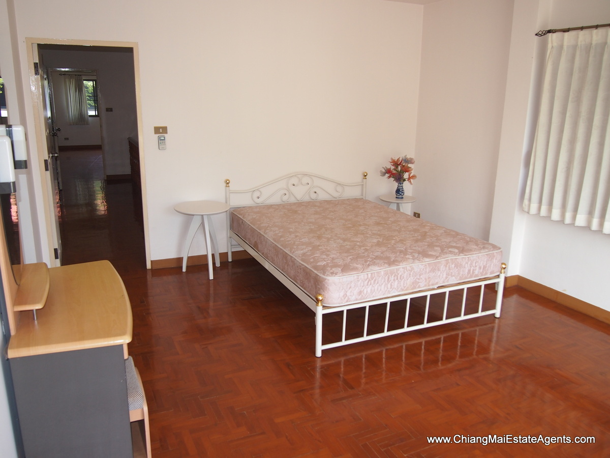 Large 3 Bedroom Home in Moo Baan Nai Fun