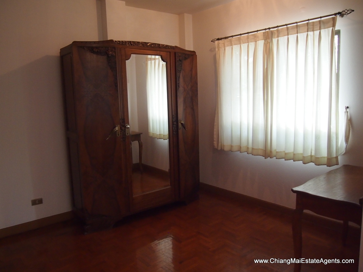 Large 3 Bedroom Home in Moo Baan Nai Fun