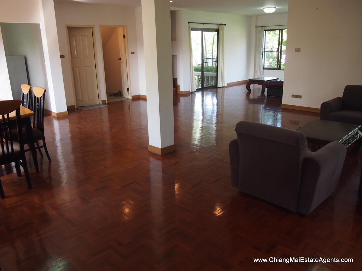 Large 3 Bedroom Home in Moo Baan Nai Fun