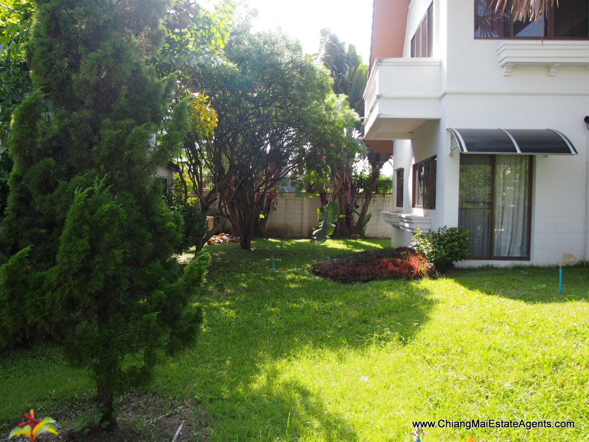 Large 3 Bedroom Home in Moo Baan Nai Fun