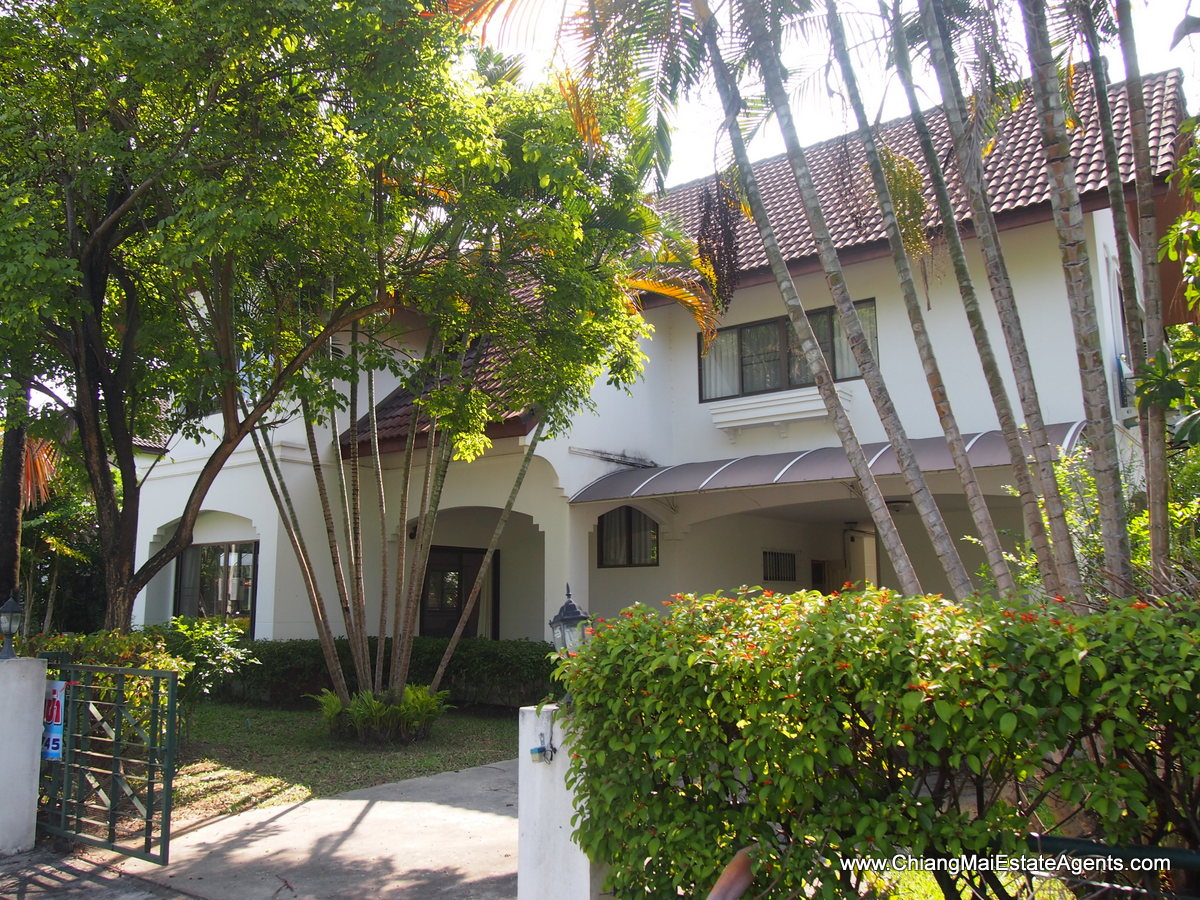 Large 3 Bedroom Home in Moo Baan Nai Fun