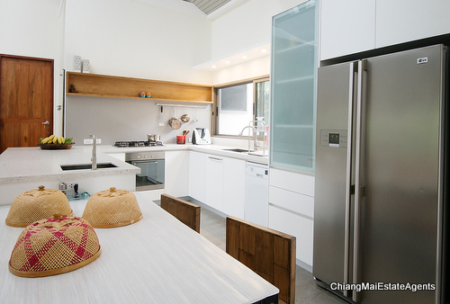 Exceptional 3 Bed/ 3 Bath Home For Sale in Hang Dong