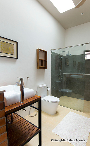 Exceptional 3 Bed/ 3 Bath Home For Sale in Hang Dong