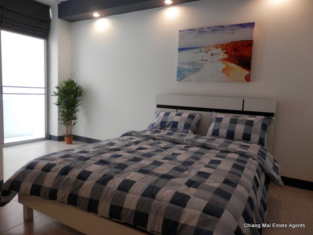 Newly Renovated 2 Bedroom/ 2 Bathroom Condo For Sale