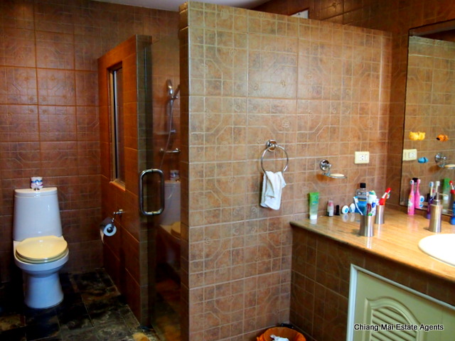 Large Family Home with Private Pool in Home in Park