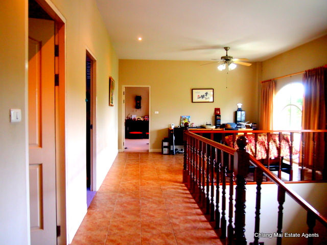 Large Family Home with Private Pool in Home in Park