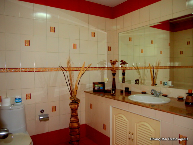 Large Family Home with Private Pool in Home in Park