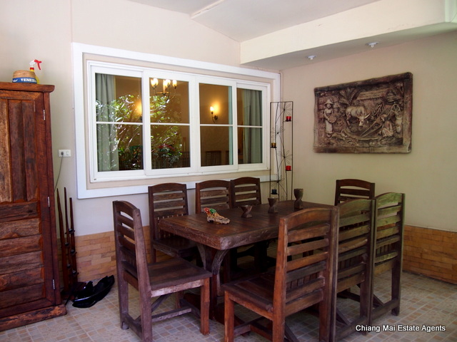 Large Family Home with Private Pool in Home in Park