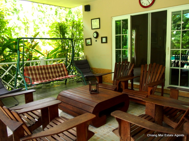 Large Family Home with Private Pool in Home in Park