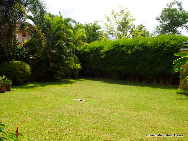 Large Family Home with Private Pool in Home in Park