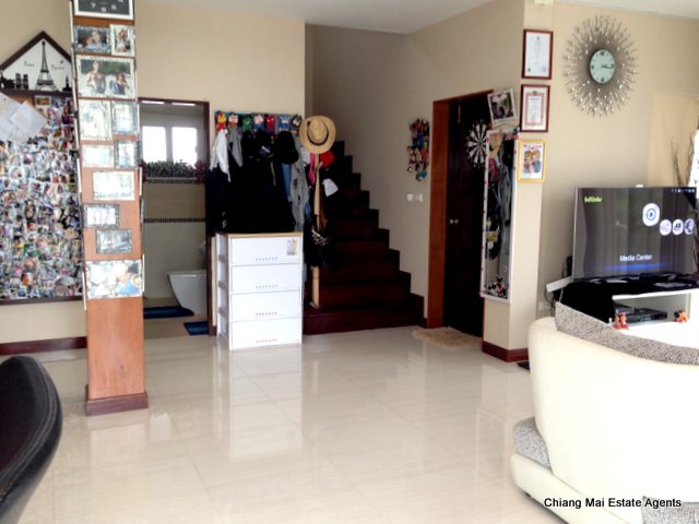 Amazing 3 Bedroom House In House and View For Sale
