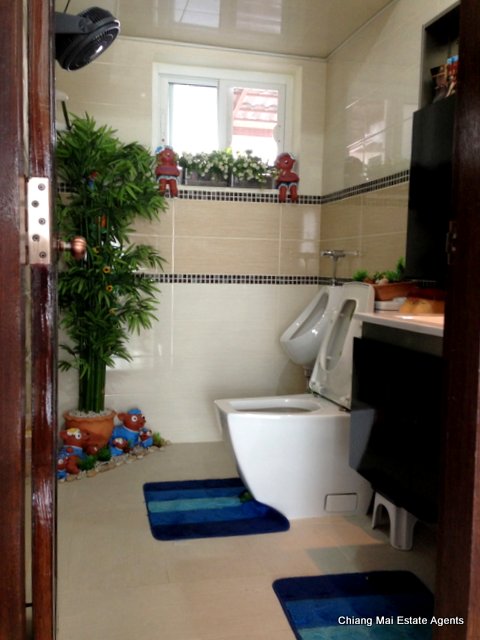 Amazing 3 Bedroom House In House and View For Sale