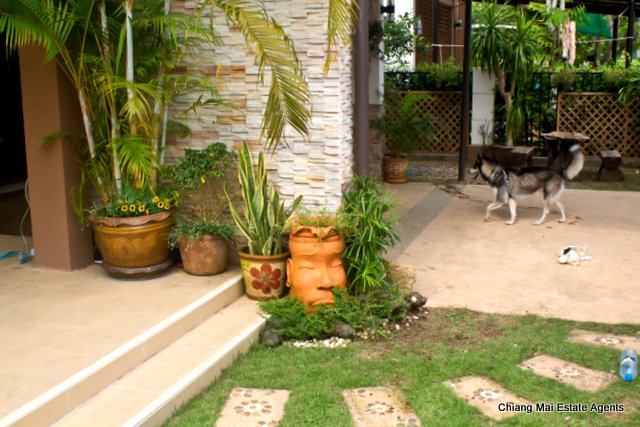 Amazing 3 Bedroom House In House and View For Sale