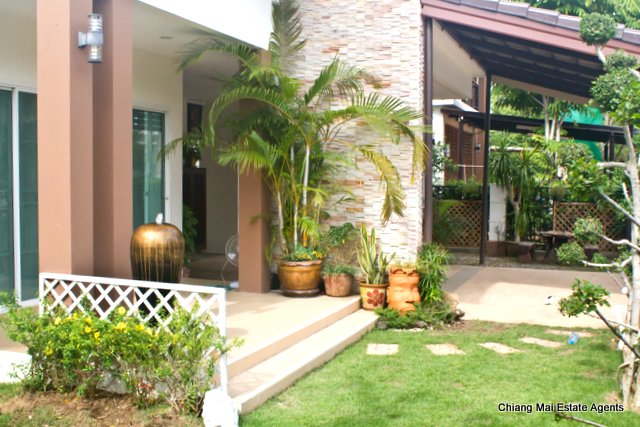 Amazing 3 Bedroom House In House and View For Sale