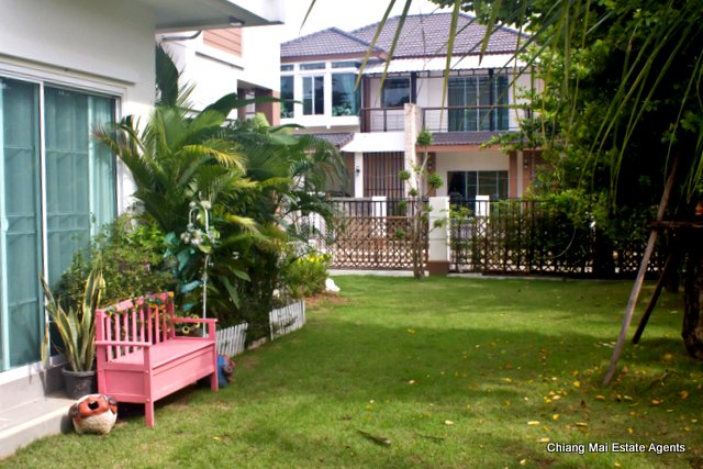 Amazing 3 Bedroom House In House and View For Sale