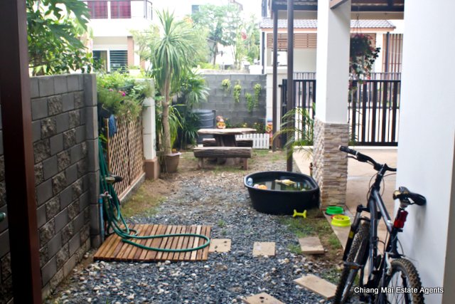 Amazing 3 Bedroom House In House and View For Sale