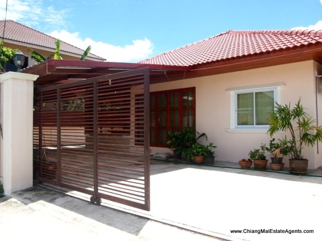 Beautiful 3 bedroom house for rent in Mae Hia