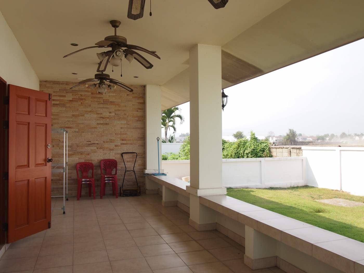 Spacious 3 bedroom home for Sale in Moo Baan Thannaboon