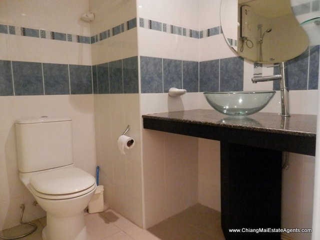 Large Riverside Condo For Rent