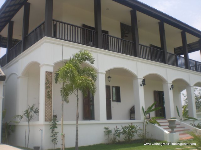 3 Bd, 2 Bth Colonial Style Home for Sale