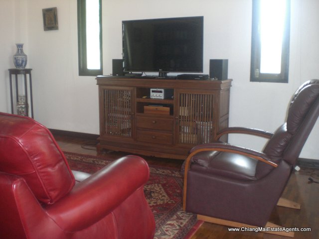 3 Bd, 2 Bth Colonial Style Home for Sale