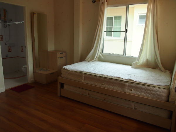 Spacious 3 Bedroom in Sri Walee