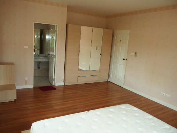 Spacious 3 Bedroom in Sri Walee