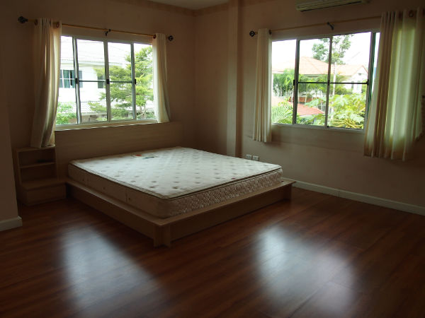 Spacious 3 Bedroom in Sri Walee