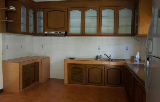 4bedrooms house for rent