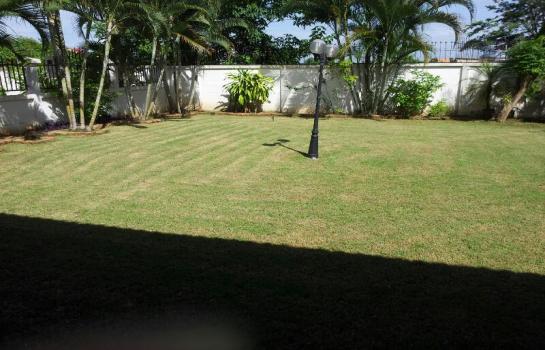 4bedrooms house for rent
