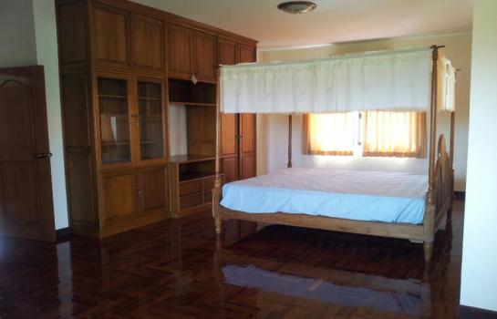 4bedrooms house for rent