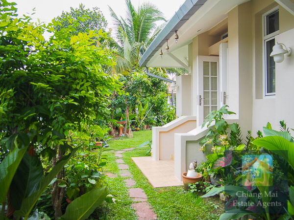 Large 4 Bedroom Home in Koolpunt 9 For Rent