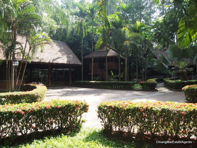 Private Resort Style Property with 3 Homes For Rent
