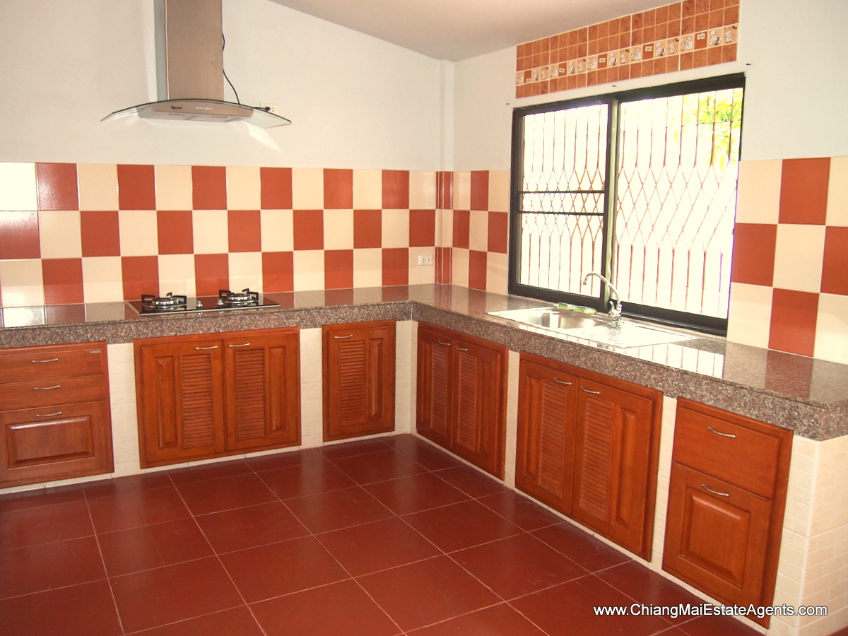 Fashionably Furnished 3 Bedroom Bungalow in Wang Tan