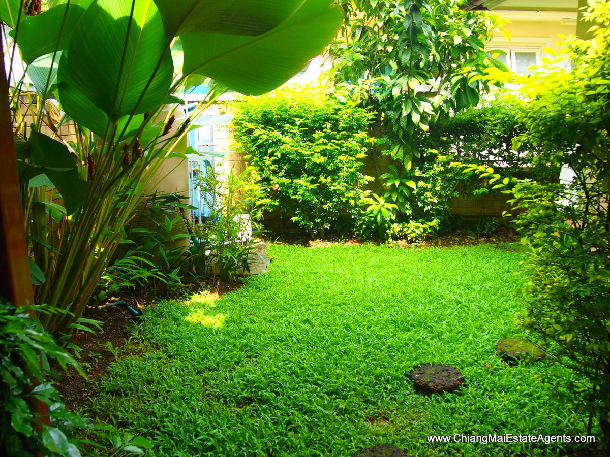 Beautifully Furnished home in Home in Park