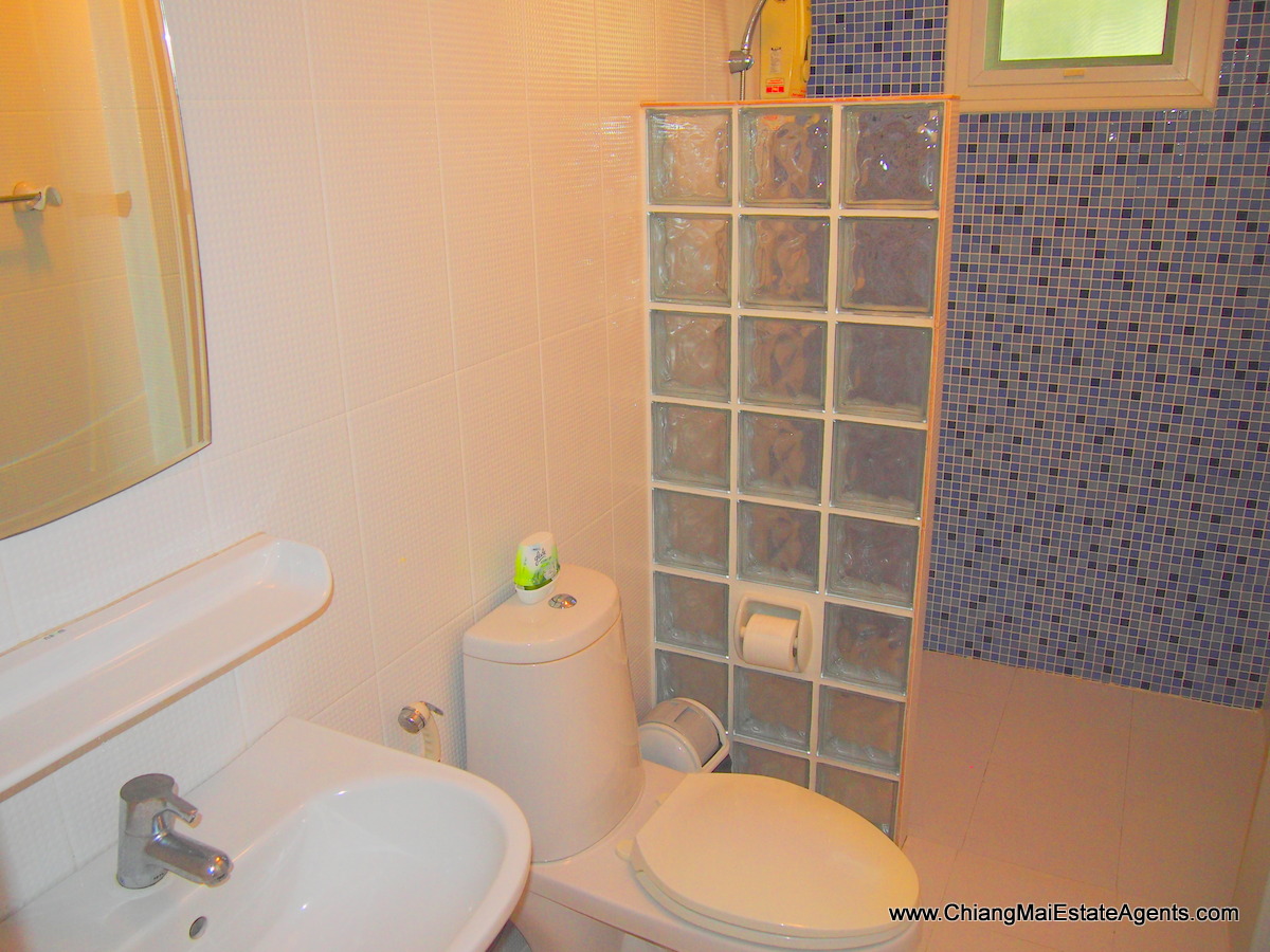 Beautifully Furnished home in Home in Park