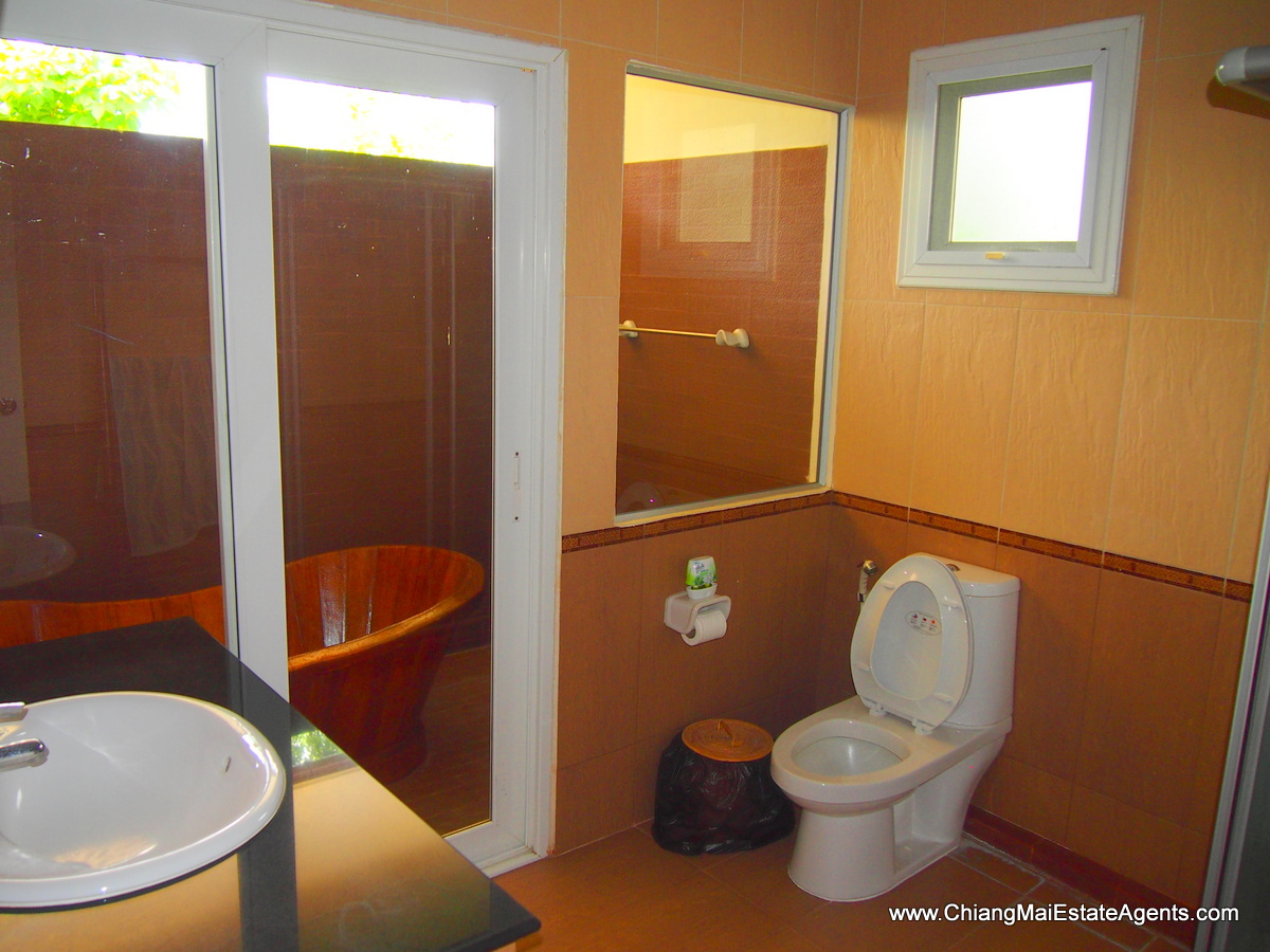 Beautifully Furnished home in Home in Park
