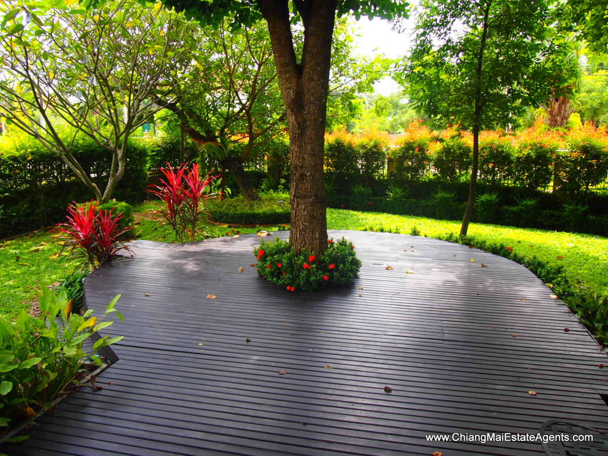 Beautifully Furnished home in Home in Park