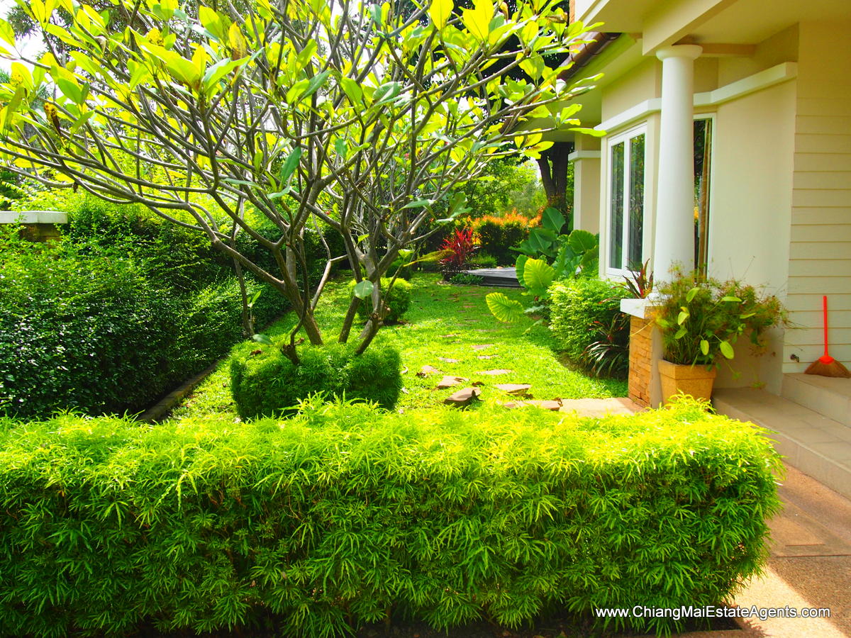 Beautifully Furnished home in Home in Park