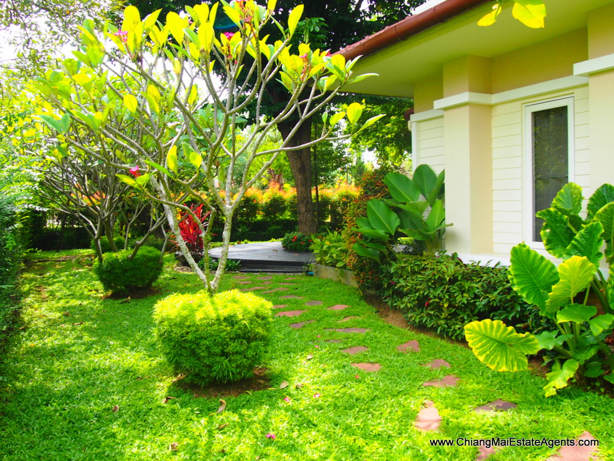 Beautifully Furnished home in Home in Park