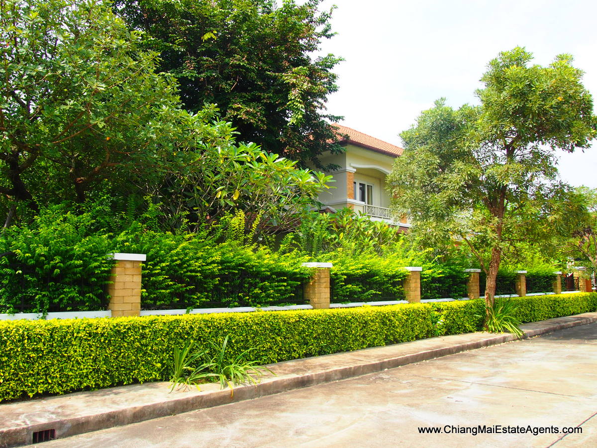 Beautifully Furnished home in Home in Park
