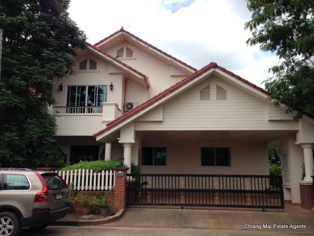5 Bedroom House for Sale in Lanna Tara