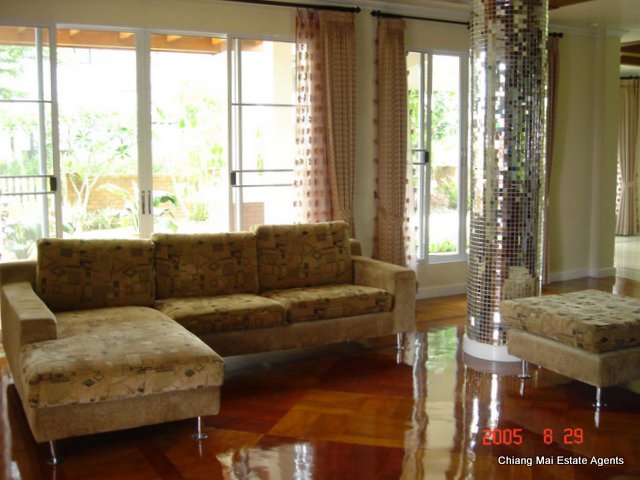 5 Bedroom House for Sale in Lanna Tara