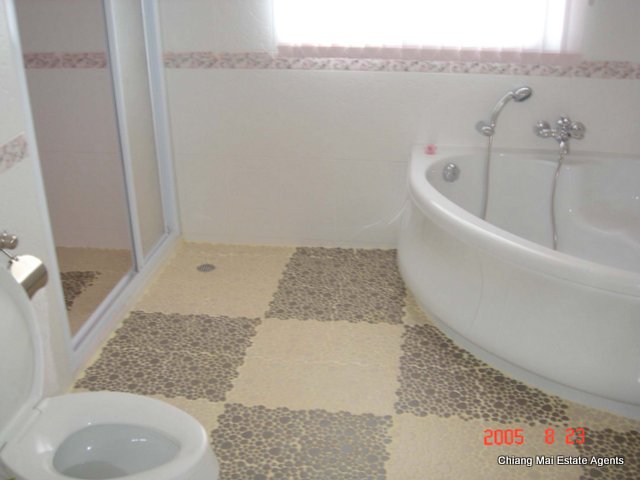 5 Bedroom House for Sale in Lanna Tara