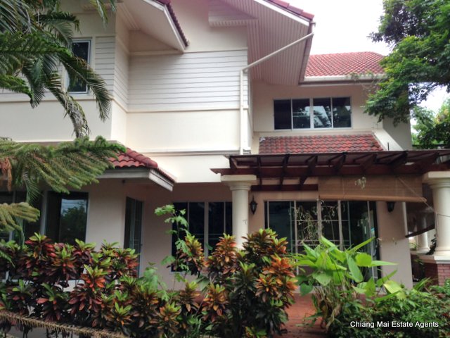 5 Bedroom House for Sale in Lanna Tara