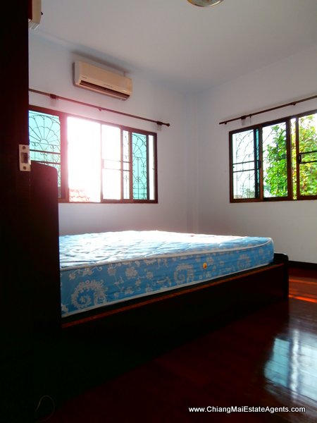 4 Bed Unfurnished Home in Moo Baan Pimook