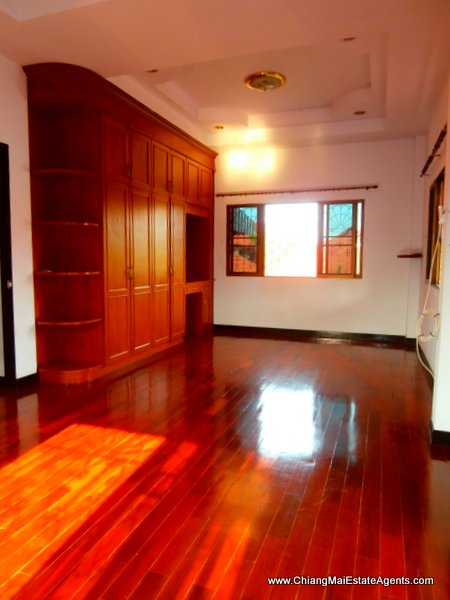 4 Bed Unfurnished Home in Moo Baan Pimook